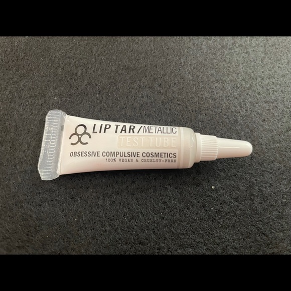 Lip tar! - Picture 4 of 11
